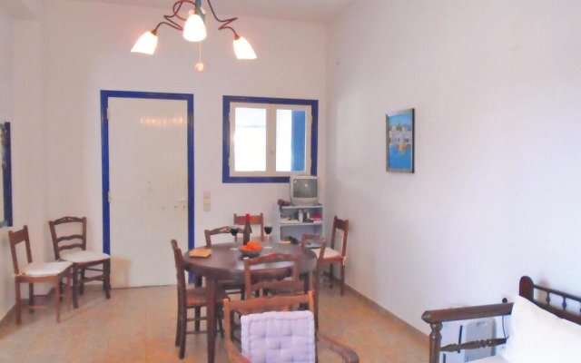 Stunning apartment in Panormos with 3 Bedrooms and WiFi