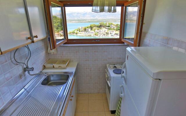 Luxurious Apartment in Novigrad with Terrace