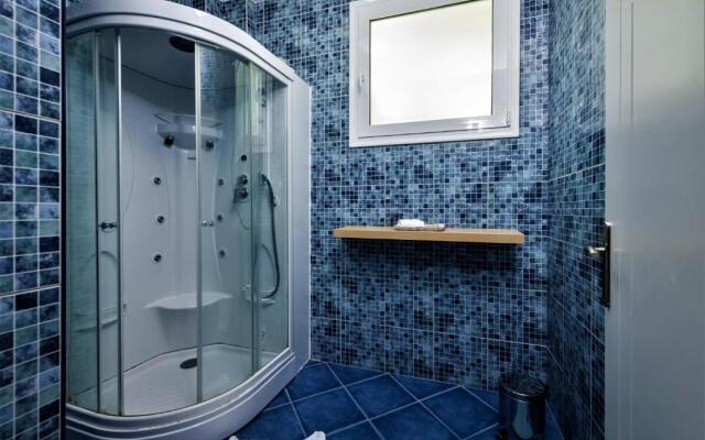 Xenos Villa 1 With Private Swimming Pool Near The Sea