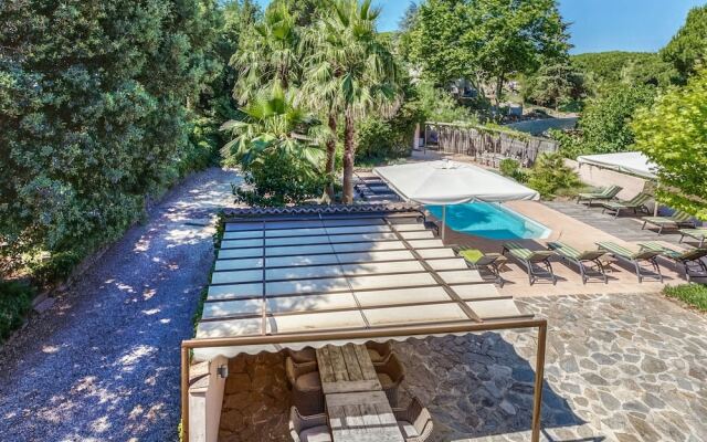 Villa With Guest Accommodation and Heated Pool in Sainte Maxime