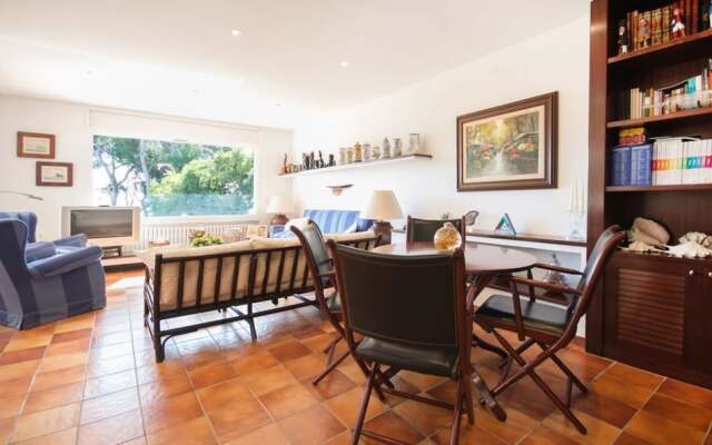 Villa Cossis Beach TVL 32