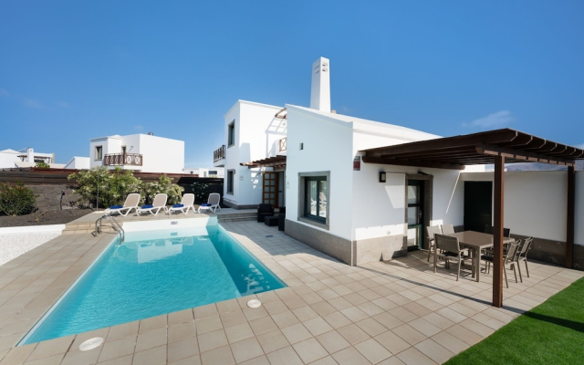 Camelot Holiday Homes by LIVVO