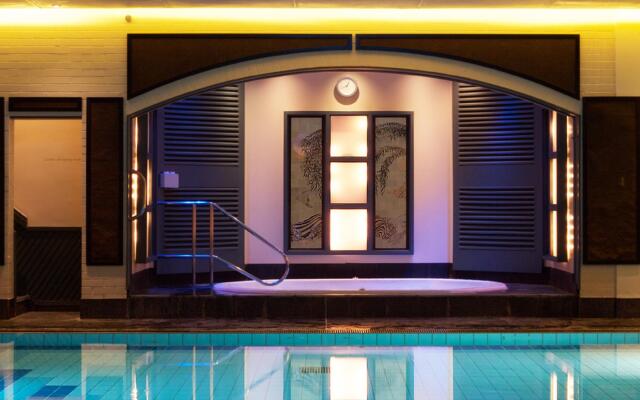 Careys Manor & Senspa