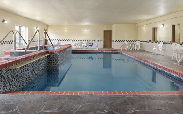 Country Inn & Suites by Radisson, Topeka West, KS