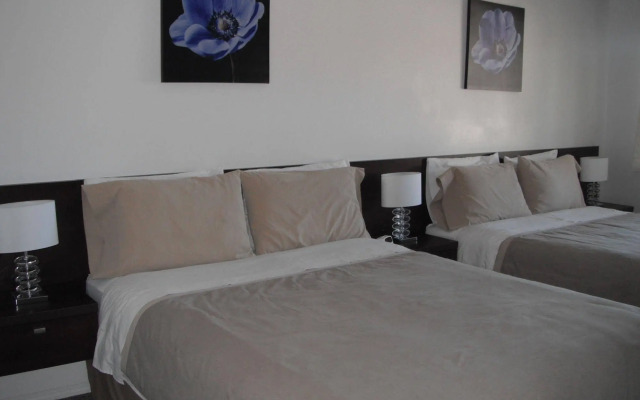 Crescent Motel