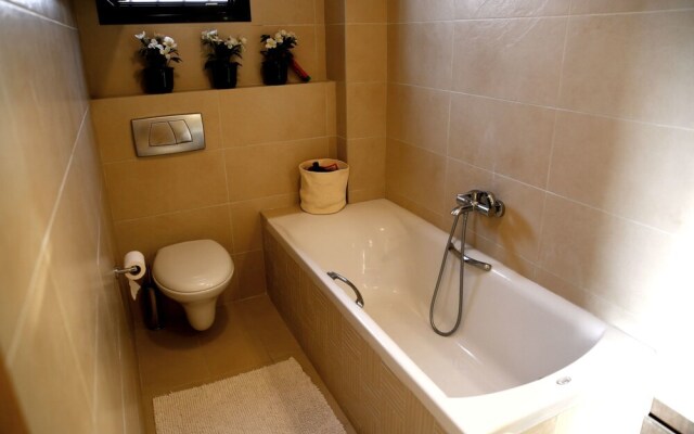 Nutsford Private Pool Villa