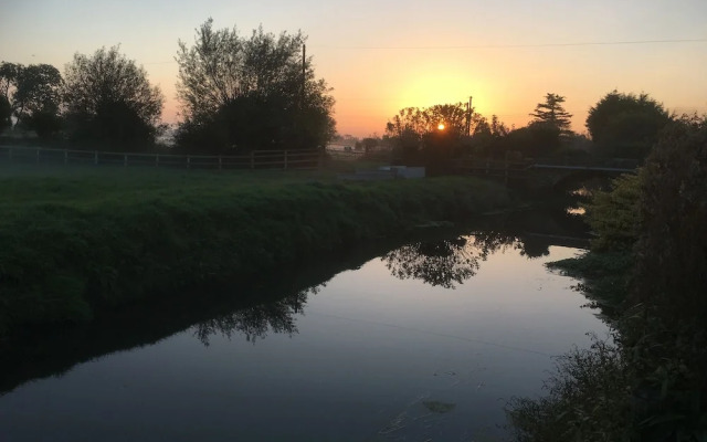 Double-gate Farm