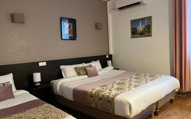 Empire Hotel