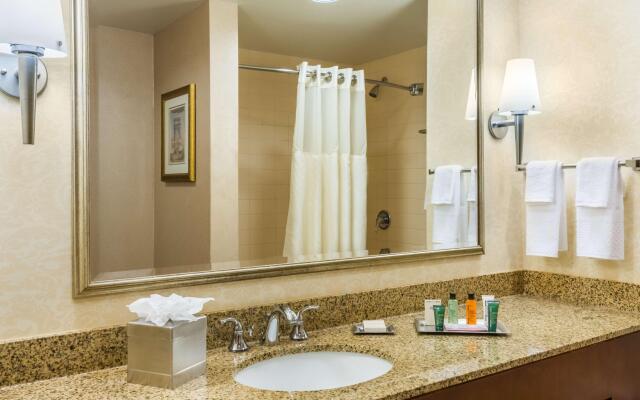 Hilton Indianapolis Hotel & Suites