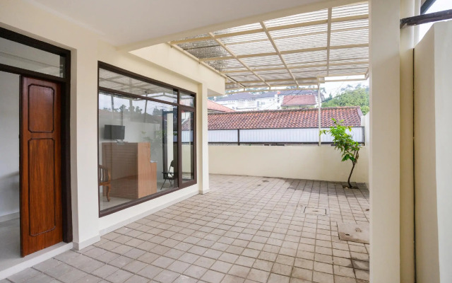 Super OYO 3209 Hegarbudhi Residence