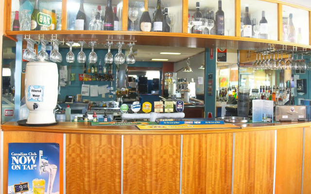 Tea Gardens Hotel