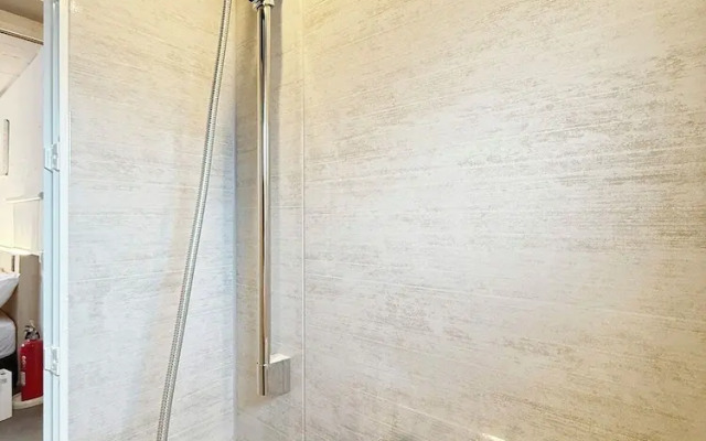 Reno bld 301