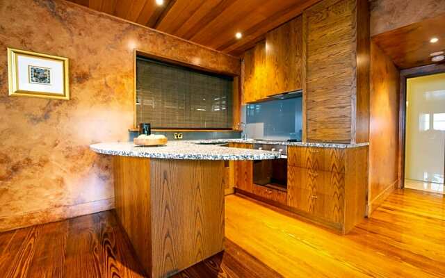Rhyll Haven Luxury Apartments and B&B