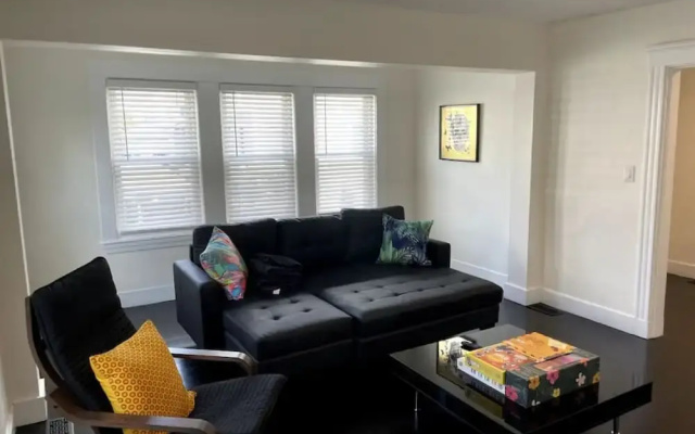 Modern Two Bedroom Condo - Near Boston