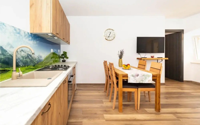 Nice Apartment in Veprinac With Wifi and 2 Bedrooms