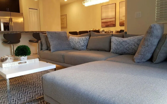 1556 PD - Poolside Bliss: Enchanted 4BR Townhome