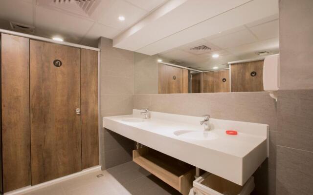 Single Inn - Kaohsiung Station