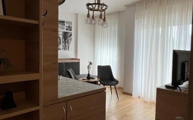 Delete 5 - Zemunske Kapije