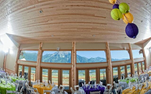 Fraser River Lodge