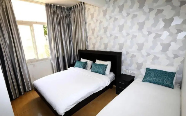 TLV Apartment 77