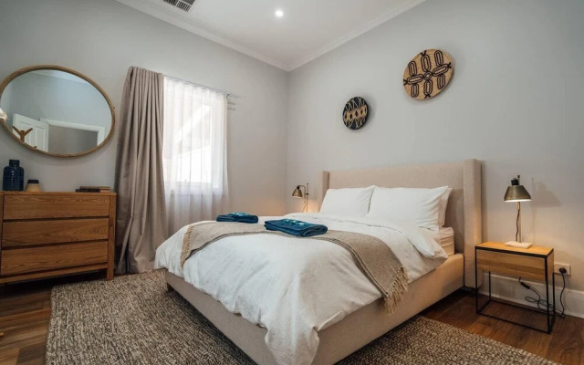 Noosa on Moseley - Close to Beach - Wifi - Nespresso