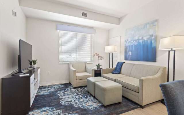 WaterWalk Extended Stay by Wyndham Kansas City - Overland Pk