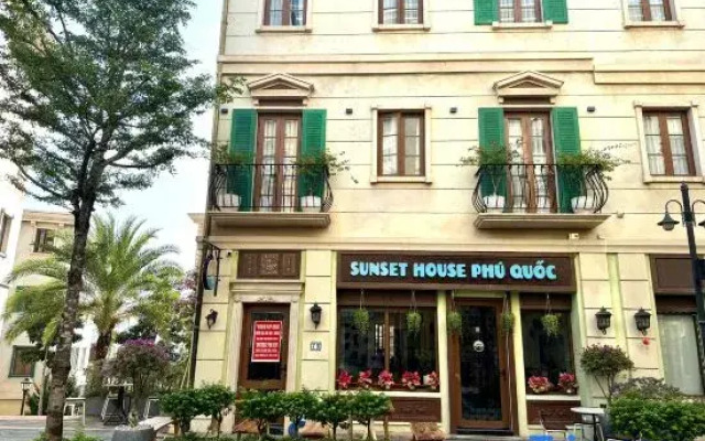 Sunset House Phu Quoc