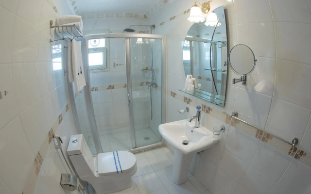 Sara Plaza Apartment Hotel