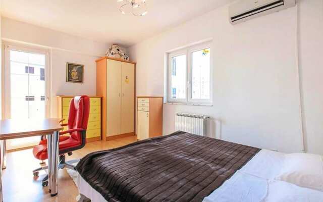 Apt w Jacuzzi, Balcony & sea View, 3 min to Beach