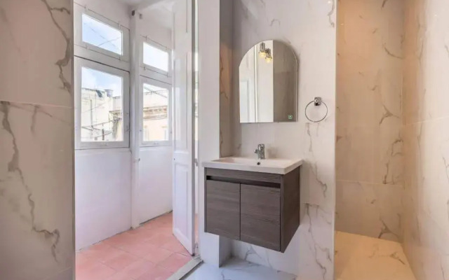Spacious 4-Bedrooms Townhouse in Tas-Sliema