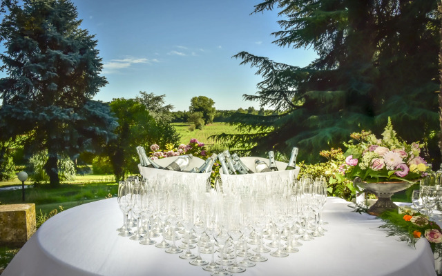 Palazzo Cavagna Sangiuliani Guest House