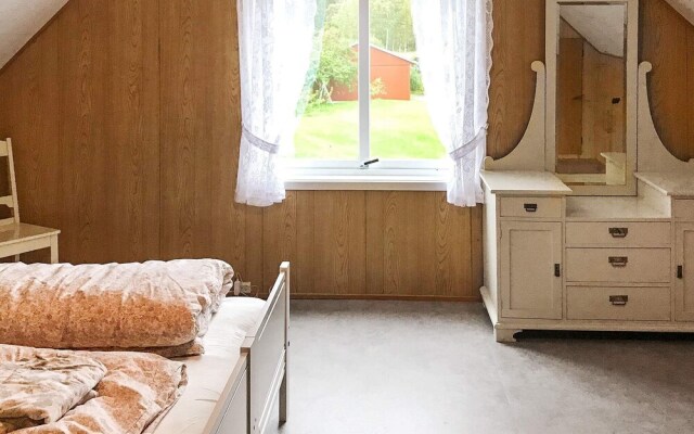 6 Person Holiday Home in Lonevåg