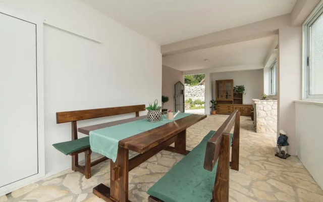 Amazing Home in Ploce With Wifi and 2 Bedrooms