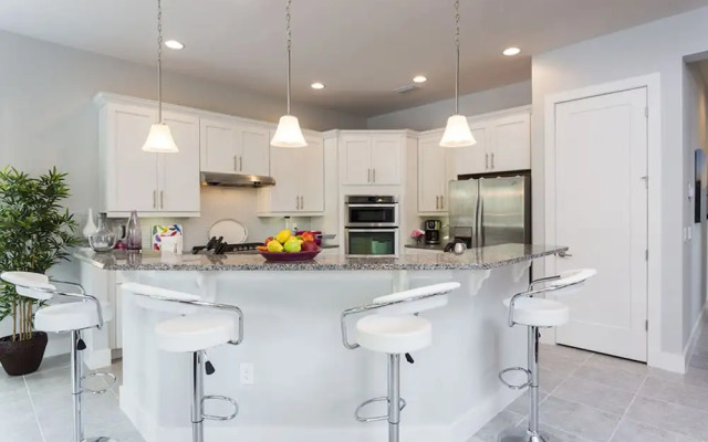 W216 - 5 Bedroom Luxury Villa Near Disney