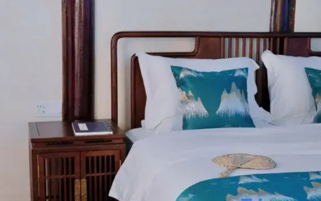 Mrs Lin hotel