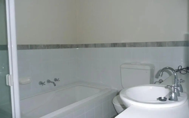 City Escape 2BD in Adelaides East End 2