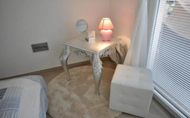 Holiday Home T
