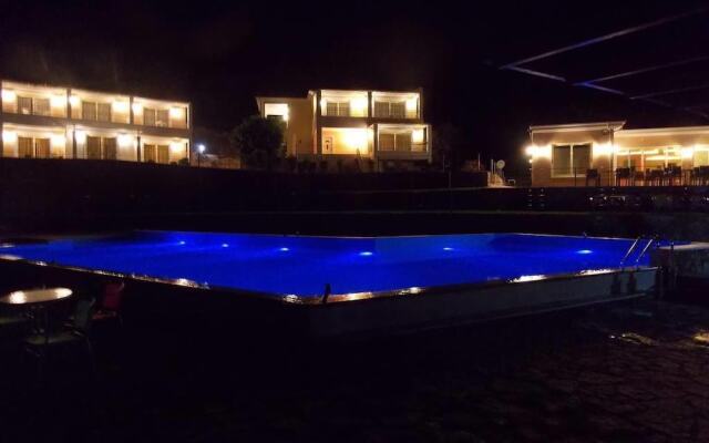 Hotel Theasis