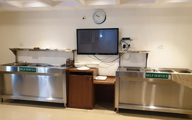 Fabhotel Sapphire Asta