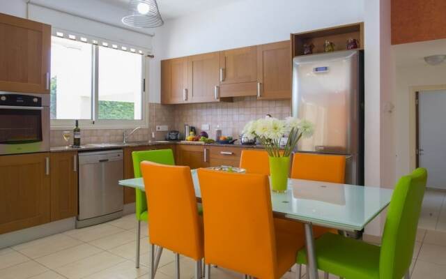 Soothing Sunset Villa, 200m to the Beach