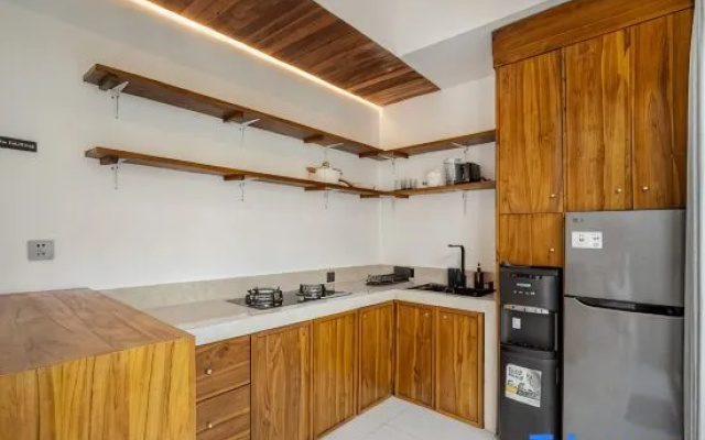 Kyora | Modern 2BR Villa w/ Private Pool in Ubud - A Luxury Private Villa By Balinest Villas – Kitchen – Ubud