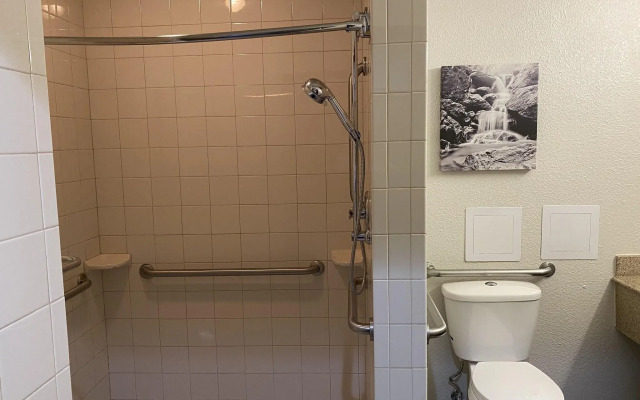 Clarion Pointe Hopkinsville near The Bruce Convention Center