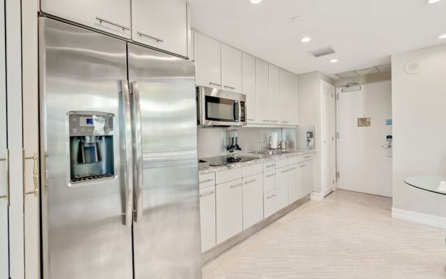 Bentley Beach Club by Edgewater One VR