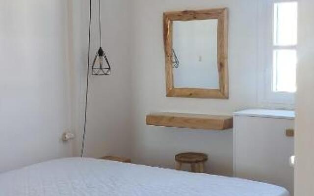 Laouti Tinos Apartments 3