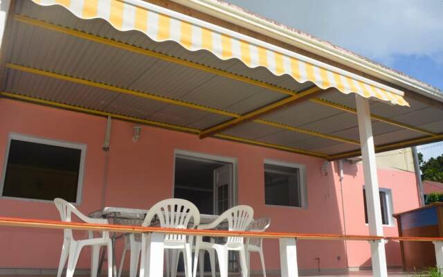 Apartment With 2 Bedrooms in Rivière-pilote, With Wonderful Mountain V