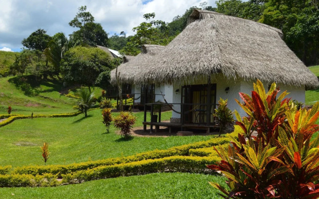 Sauce Lodge Laguna Azul