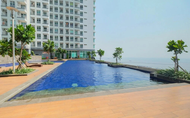 Homey 1br Sea View Condominium at Green Bay Apartment