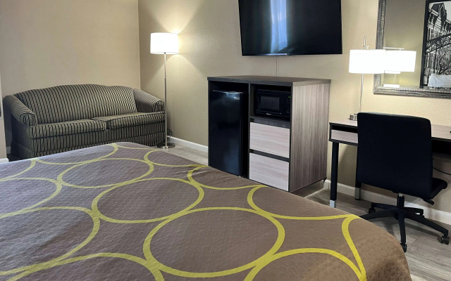 Super 8 by Wyndham Harrison OH
