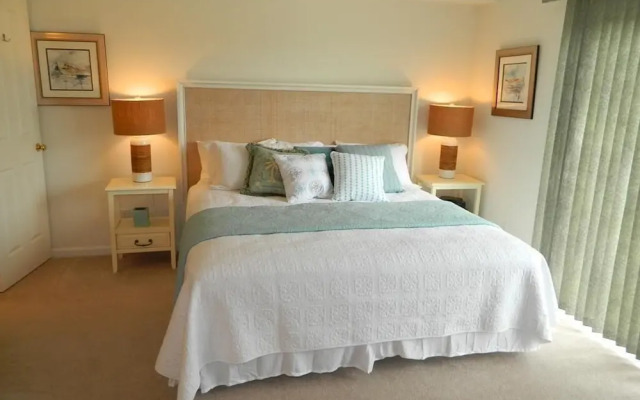 Canal Landing Court 48