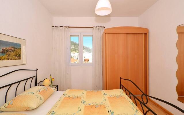 Stunning Apartment in Bol